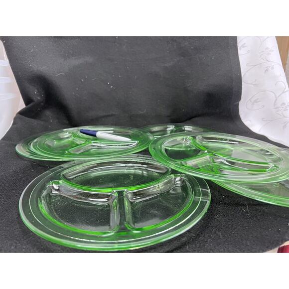 Vintage Green Depression Uranium Glass Grill Dinner Plates - Set Of Six - Picture 9 of 11